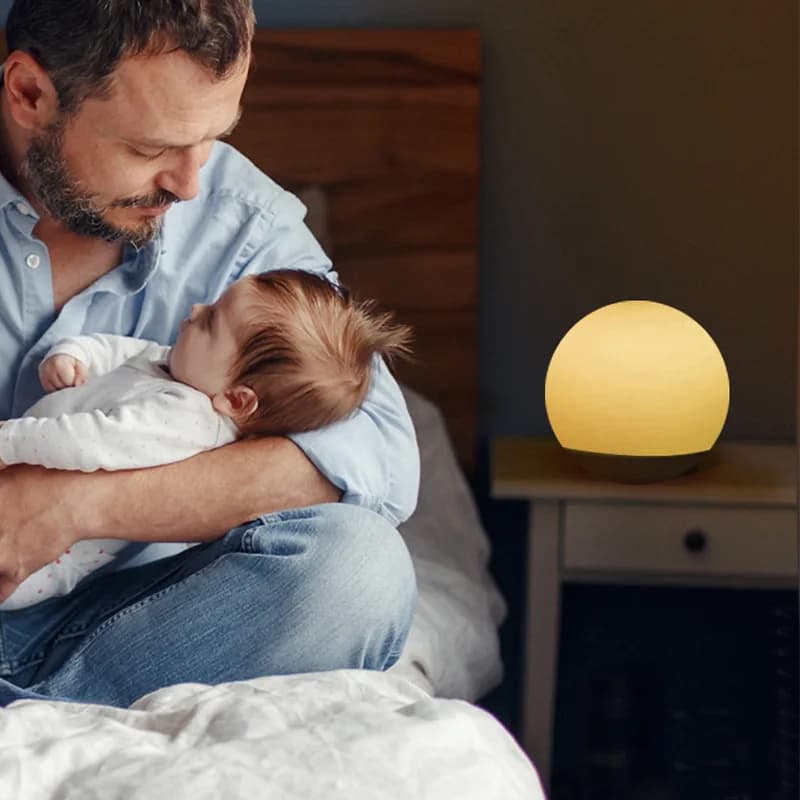 תאורת לילה כדורית LED נטענת לקישוט ליד המיטה
